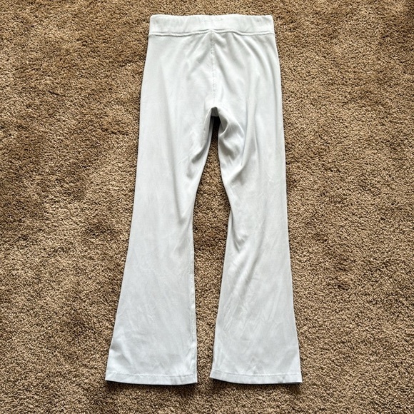 Outdoor Voices Superform Rib Kick Flare Leggings Pants in Jasmine - Picture 3 of 9